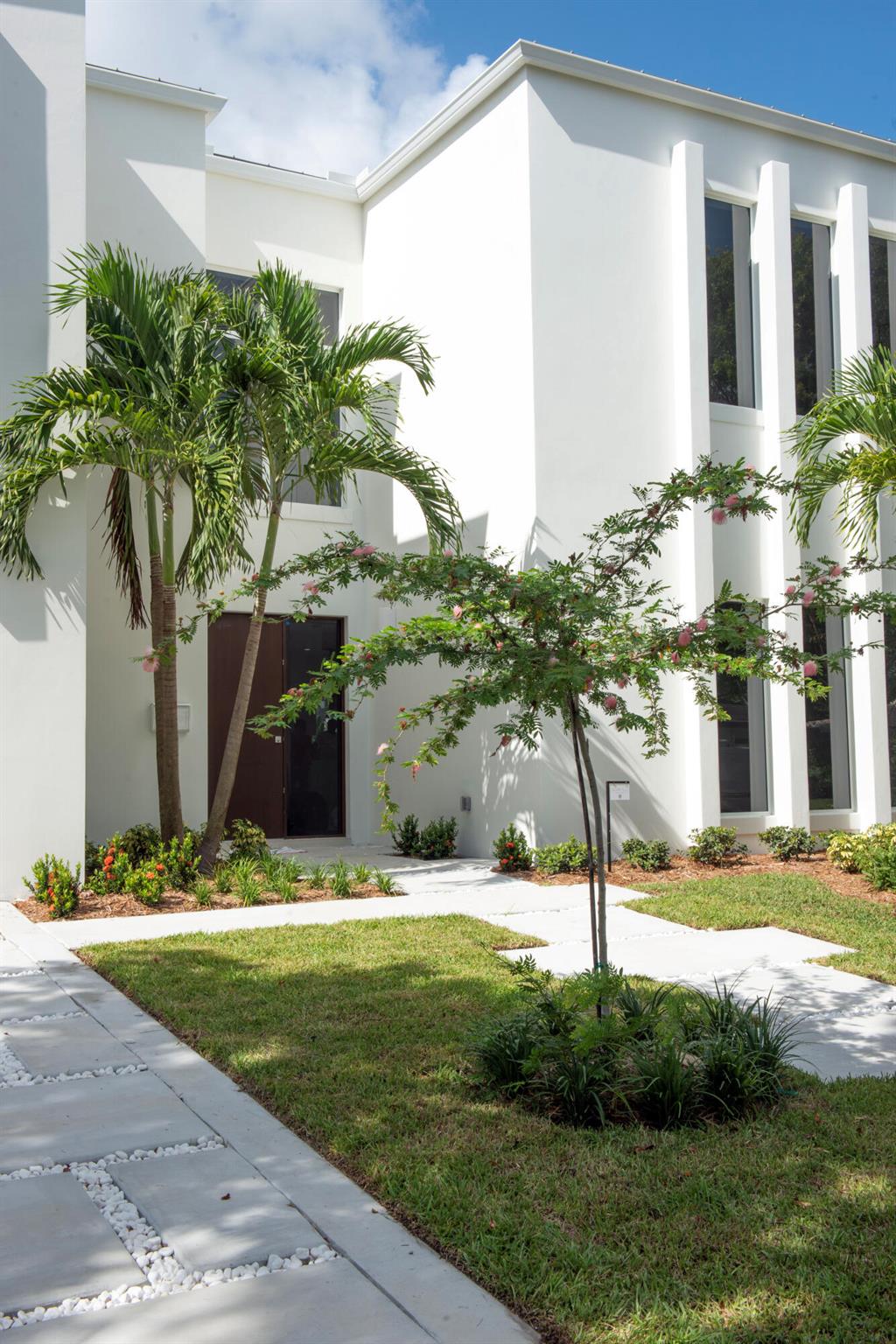 EDGEWATER - Residential