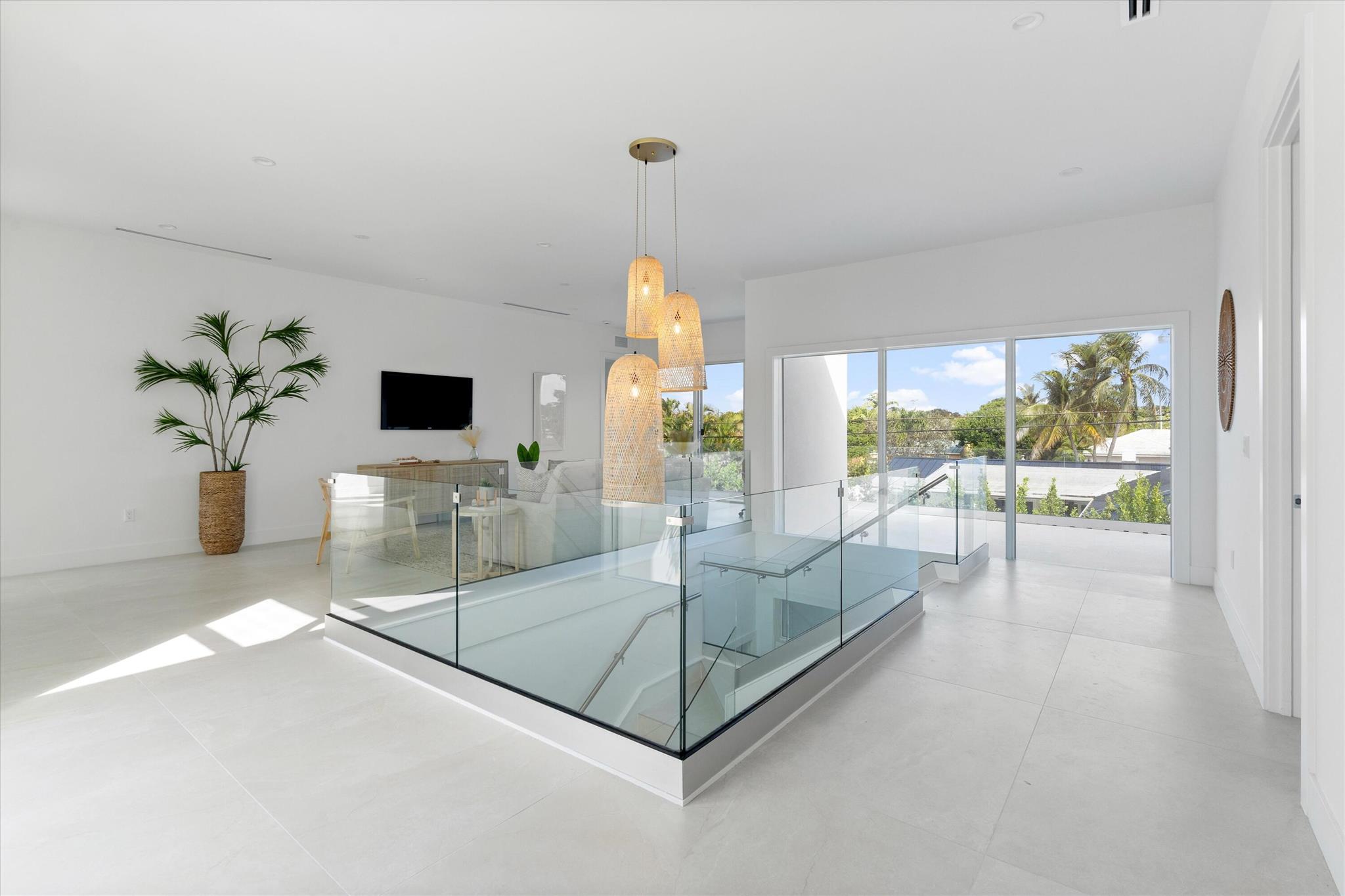 EDGEWATER - Residential