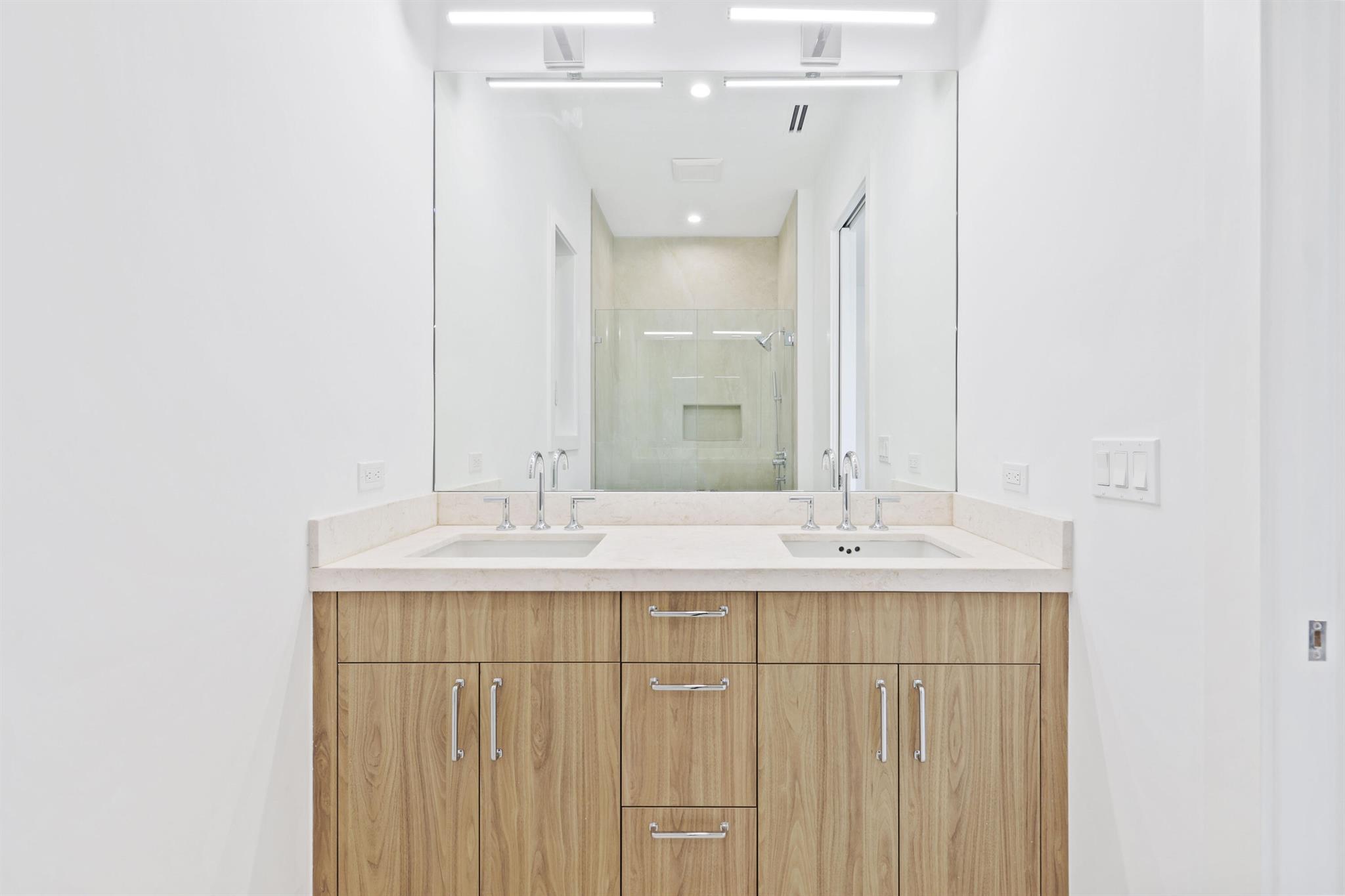 EDGEWATER - Residential