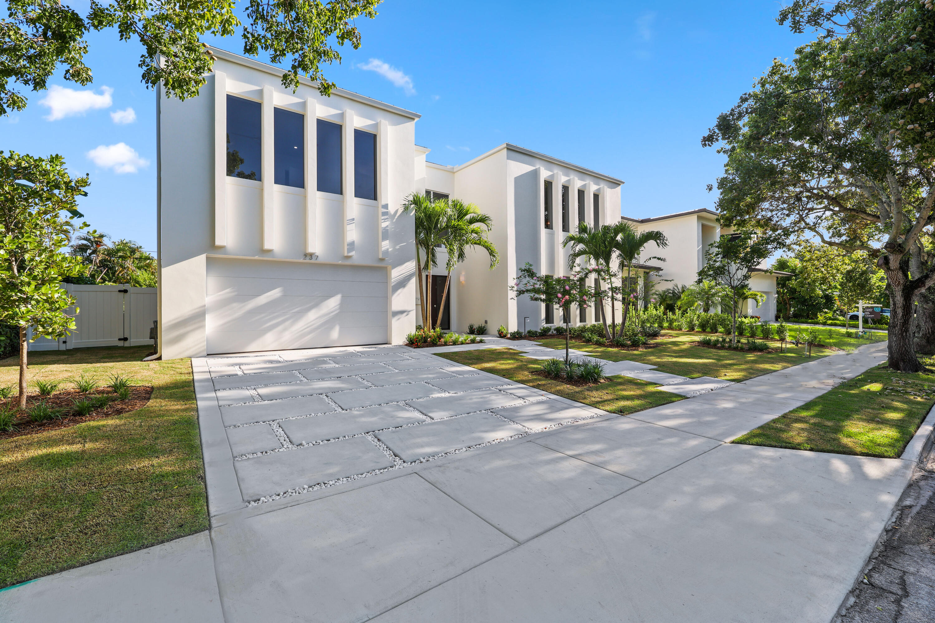 EDGEWATER - Residential