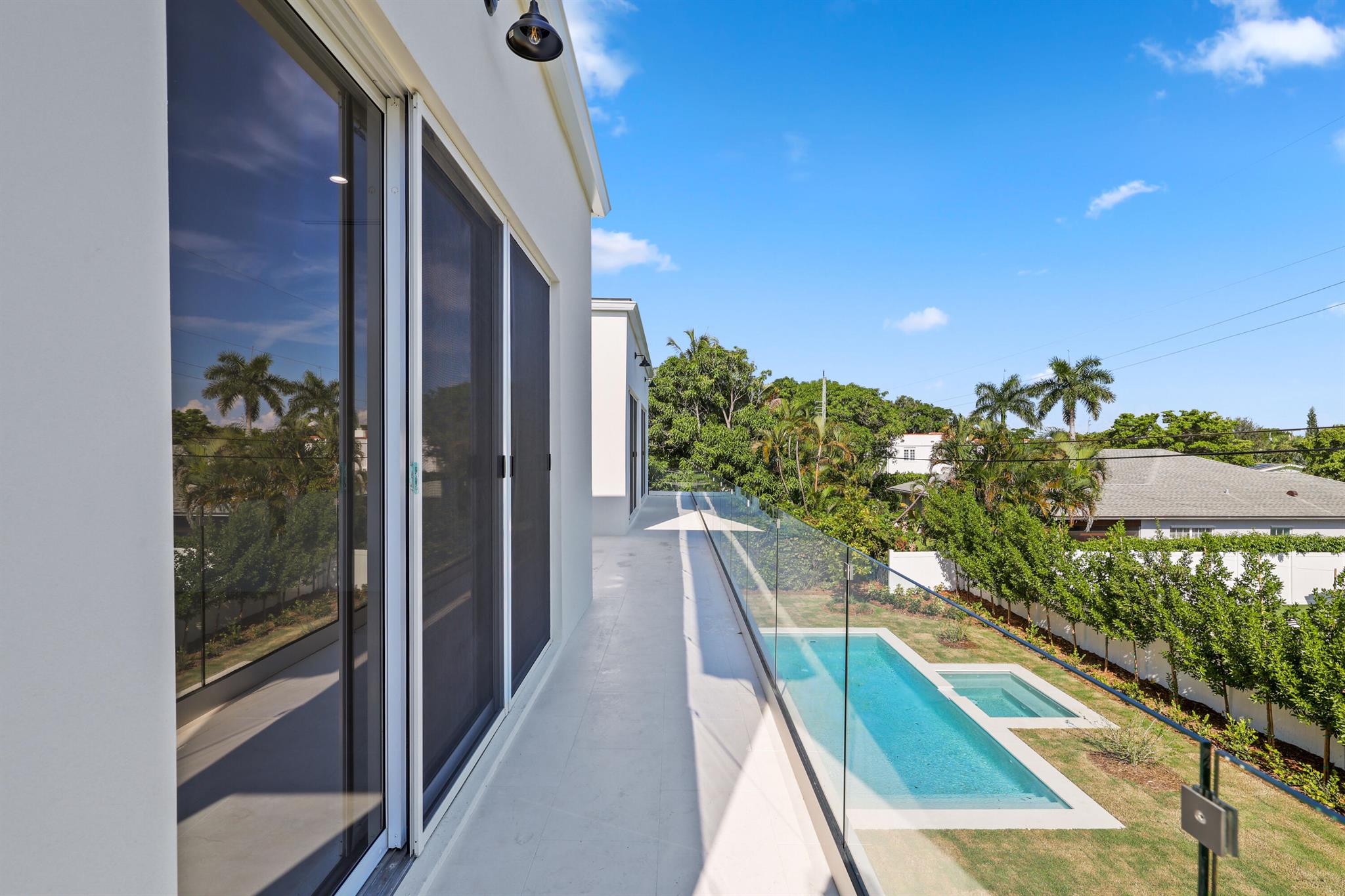 EDGEWATER - Residential