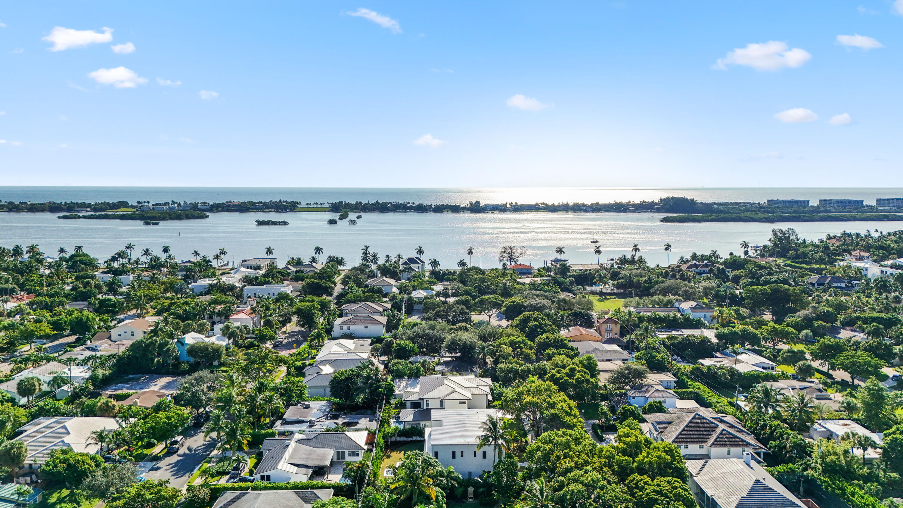 EDGEWATER - Residential