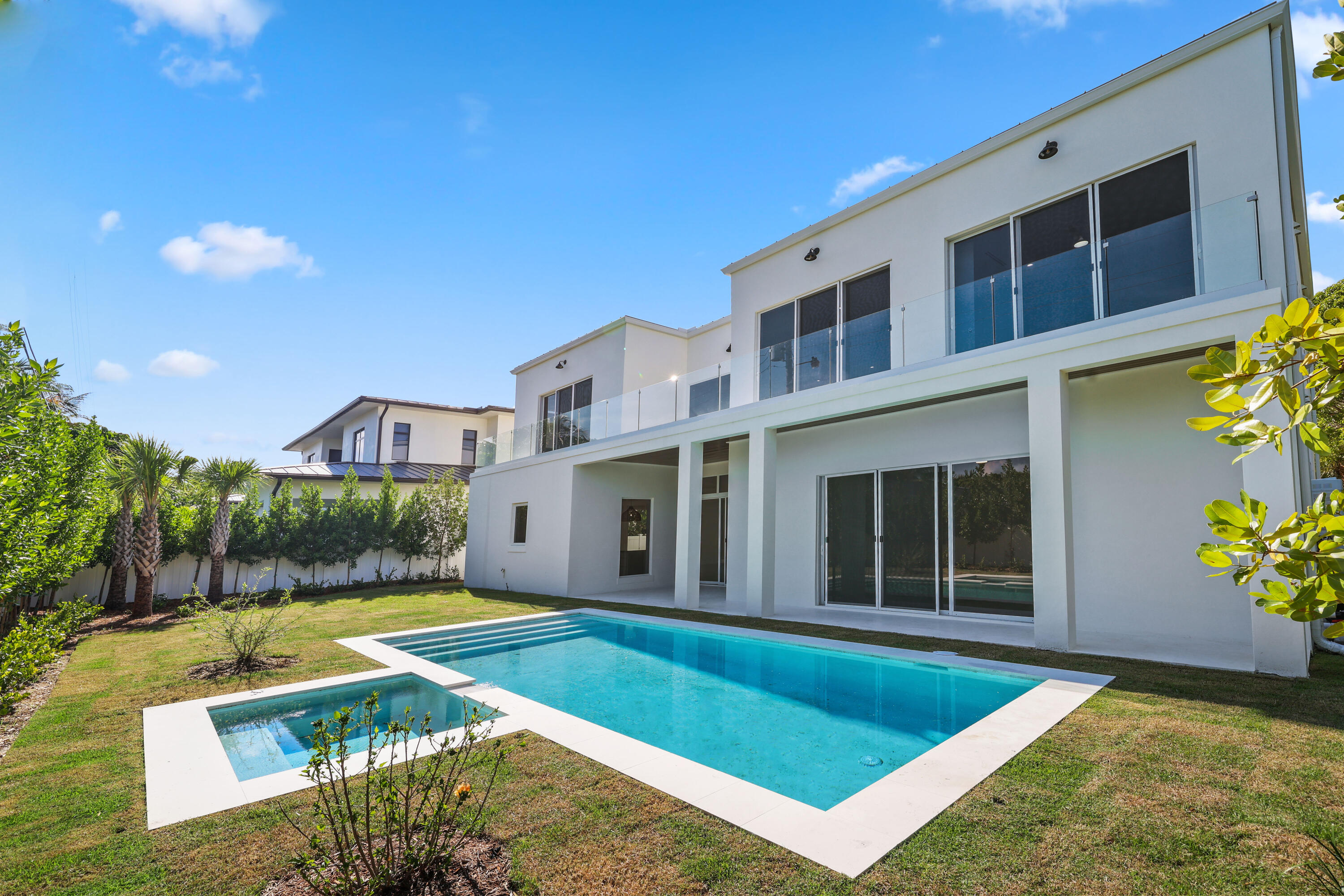 EDGEWATER - Residential