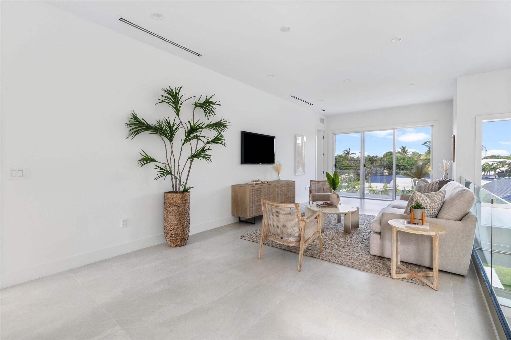 EDGEWATER - Residential