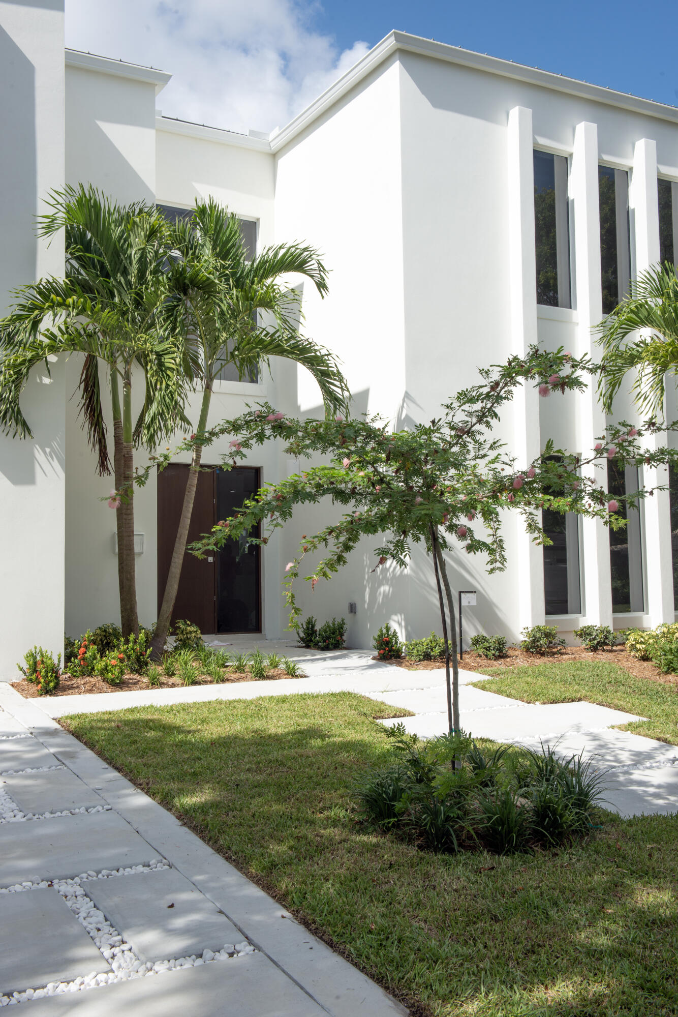 EDGEWATER - Residential