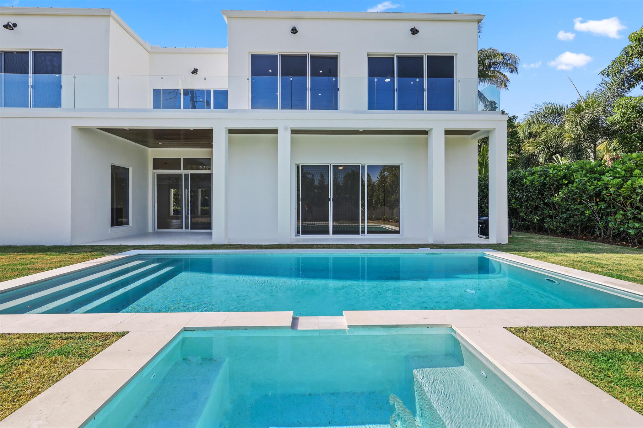 EDGEWATER - Residential