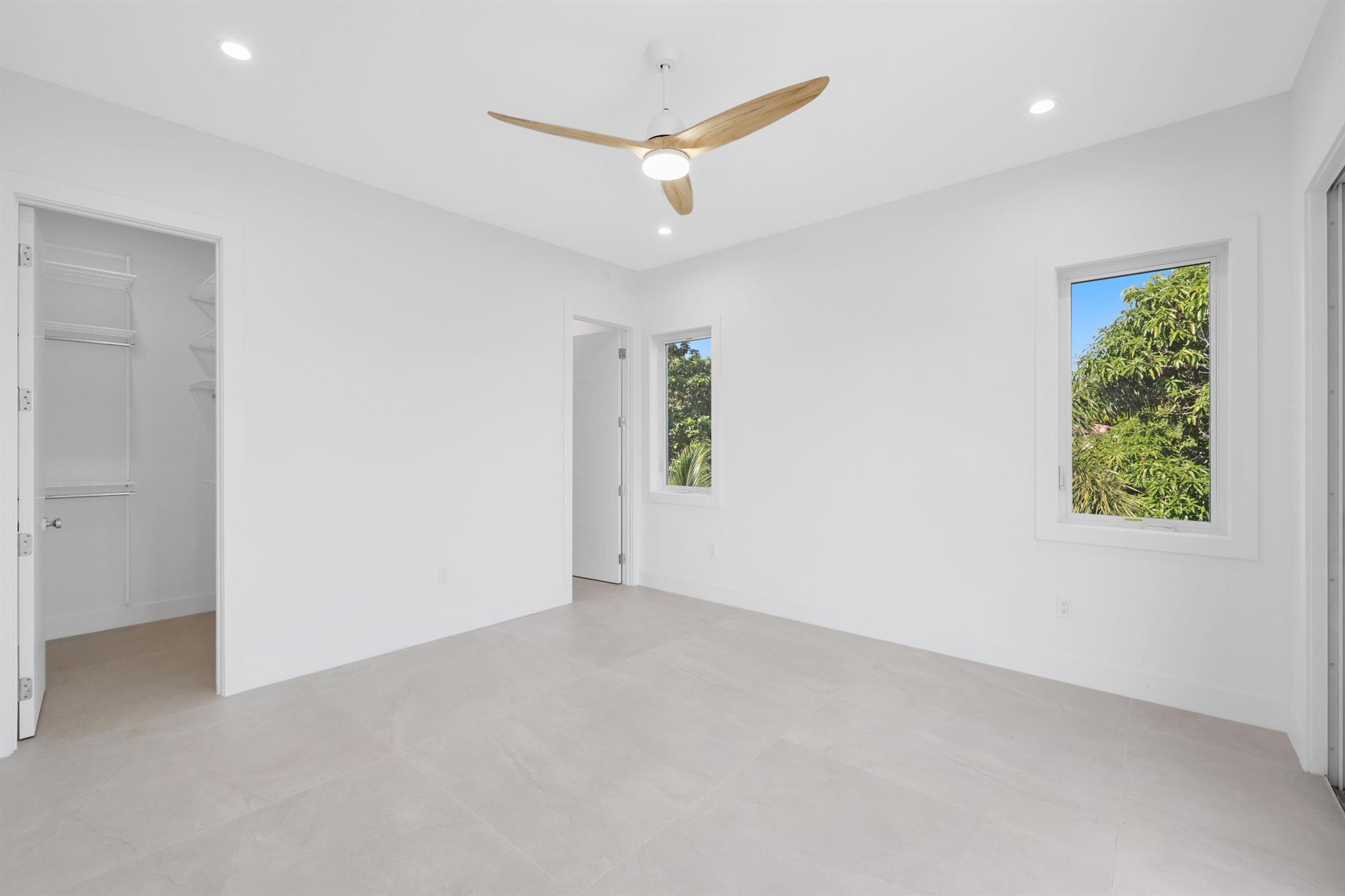 EDGEWATER - Residential