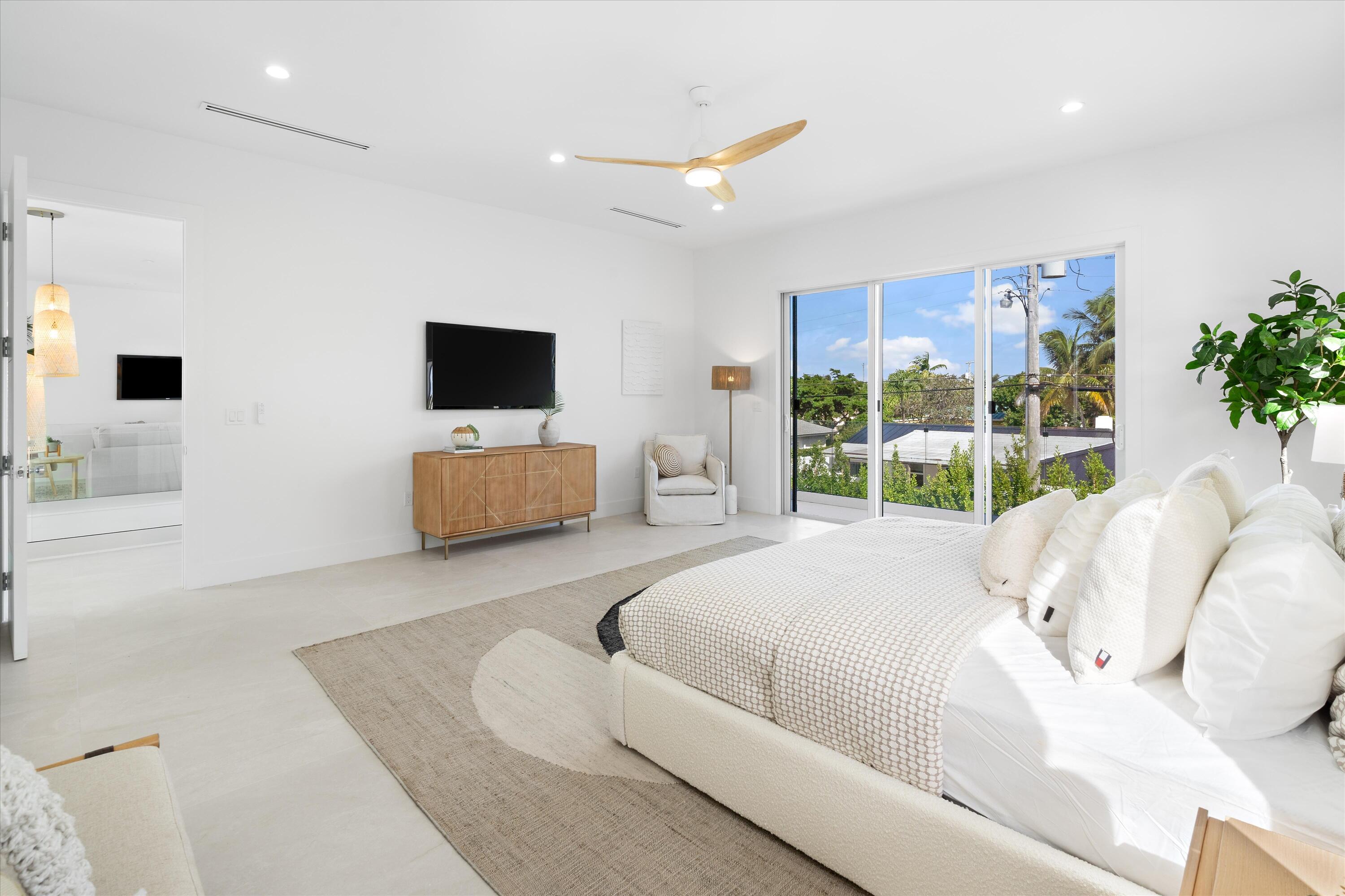 EDGEWATER - Residential