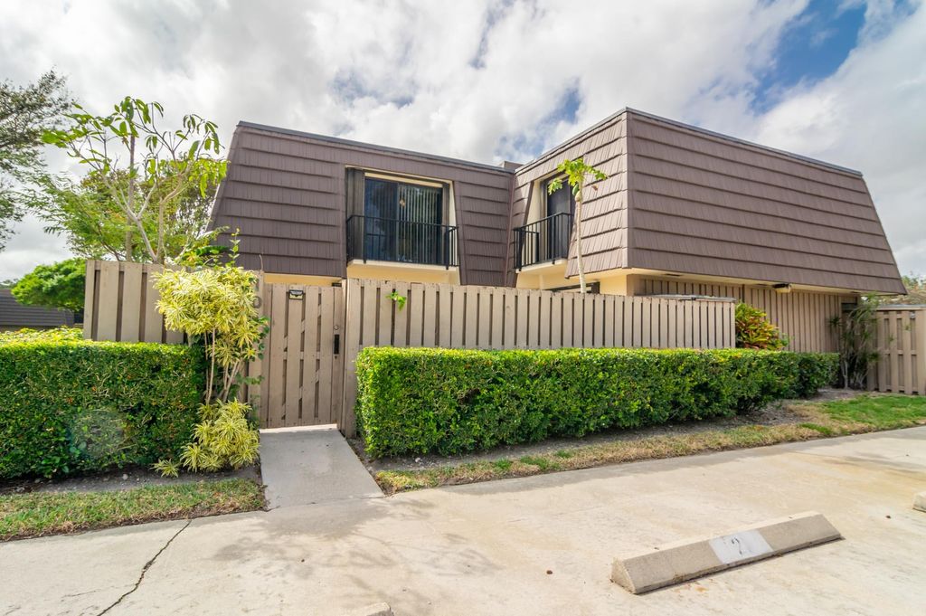 Photo of 101 1st Court Ct, Palm Beach Gardens, FL 33410 (MLS # R10778016)