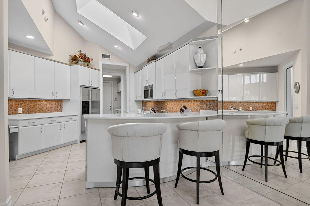 Photo of 7567 Rexford Road, Boca Raton, FL 33434 (MLS # R11144336)