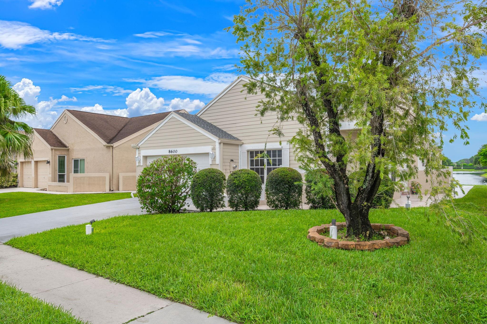 8600 Floralwood Dr