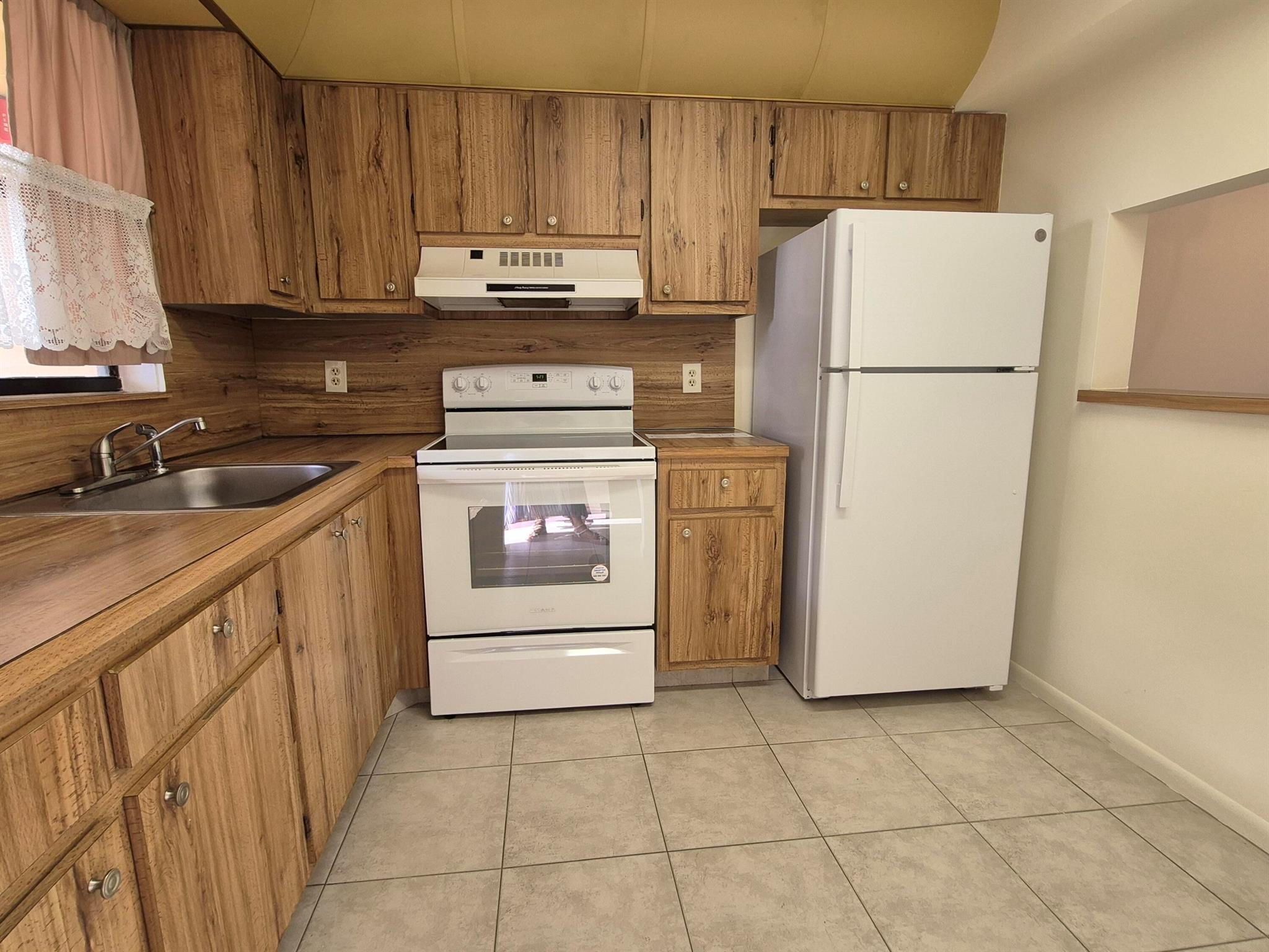 REDUCED for a quick sale. Price to SELL, This Condo at Lucerne Lakes (adult Community) with 1 bed & 1 bath, new carpet and new appliance. Centrally located near turnpike, mall, hospital, beaches and shopping centers, with screened porch. plenty guess Parking available a Pool,hot tub, whirlpool & sauna just steps to your door! Water & Cable IncludedCondo WITHOUT special assessment fee..