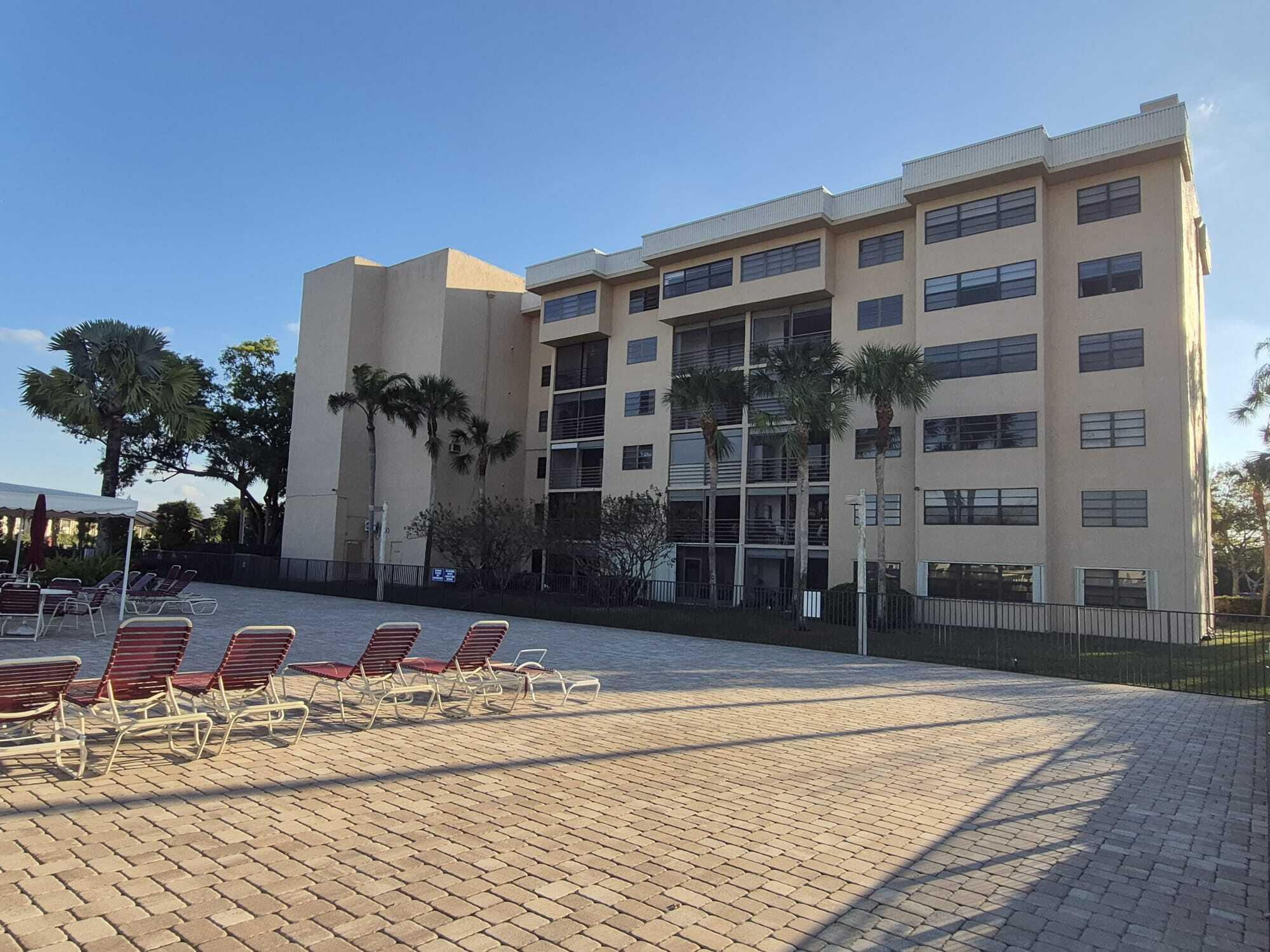 View photos, virtual tours, details... 4640 Lucerne Lakes Boulevard 304