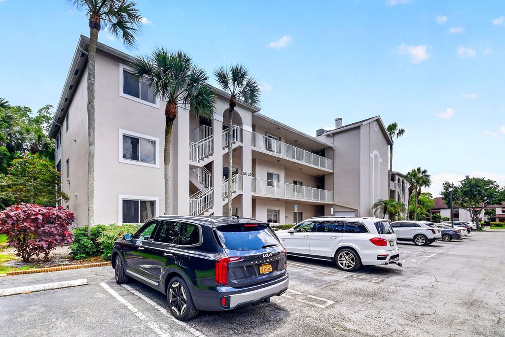 Photo of 5032 Rose Hill Drive #3205, Boynton Beach, FL 33437 (MLS # B26022369)