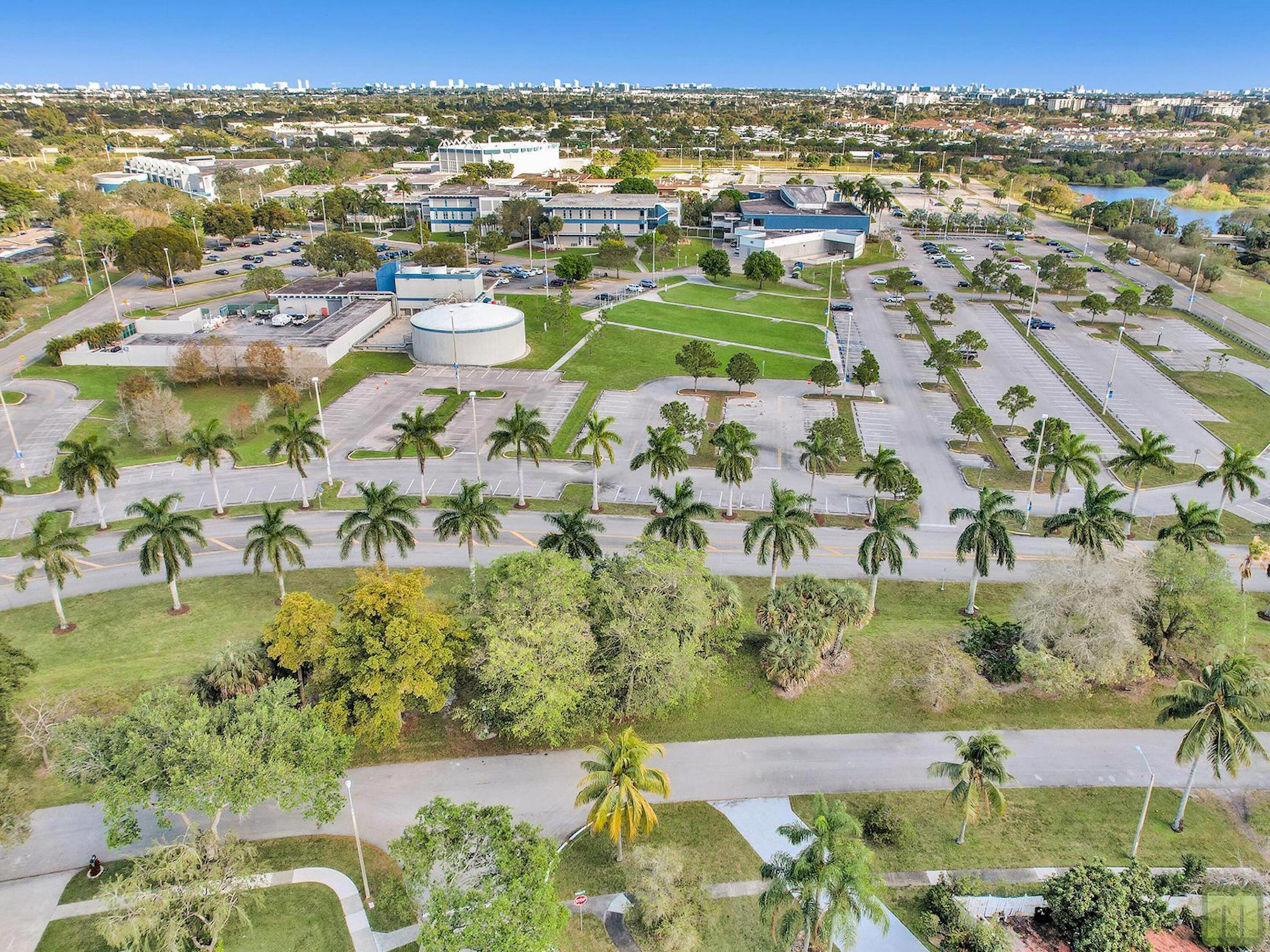 COCONUT CREEK 10TH SEC - Residential