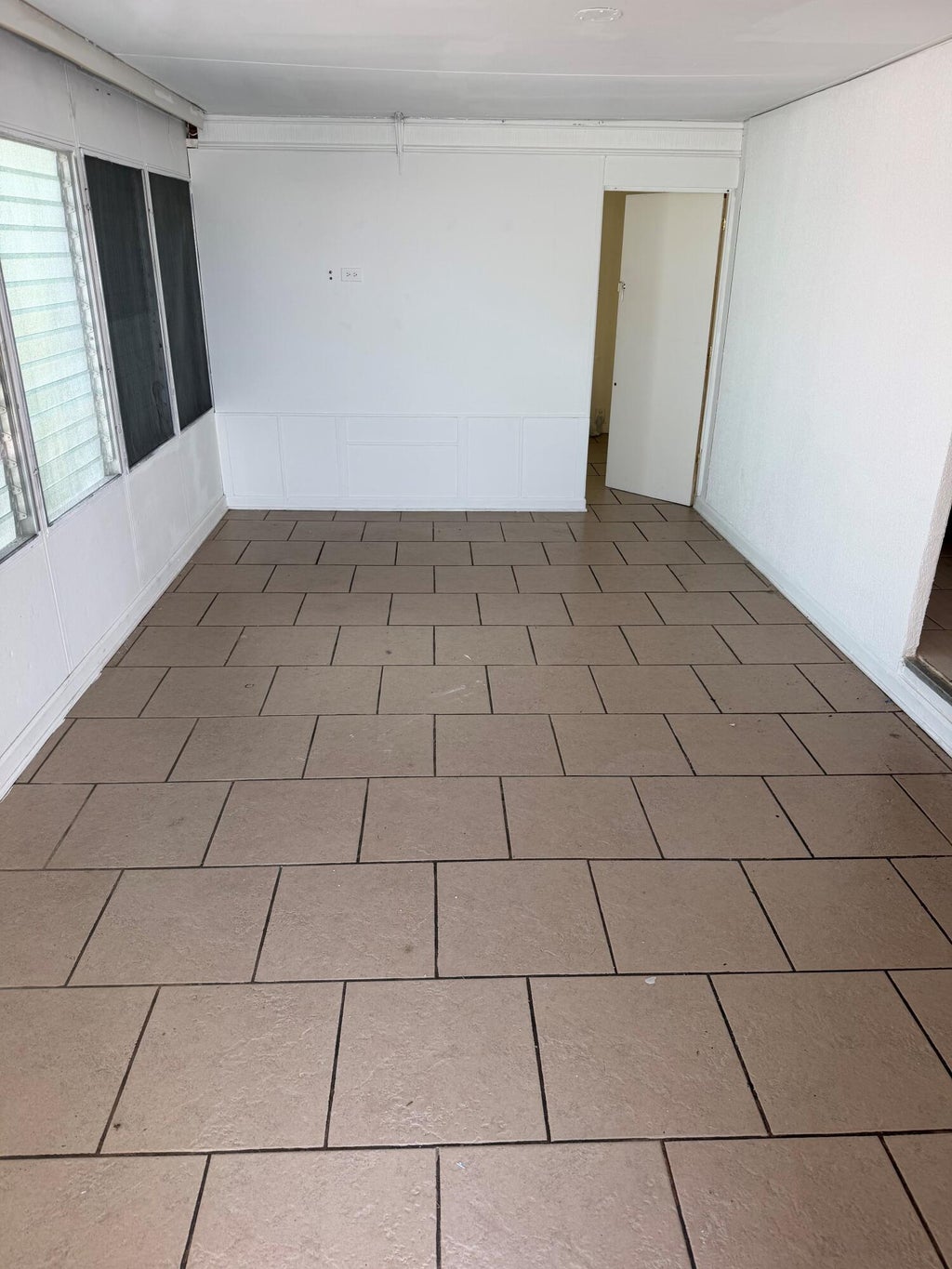 Photo of 820 SW 1st Place, Hallandale Beach, FL 33009 (MLS # B26030304)