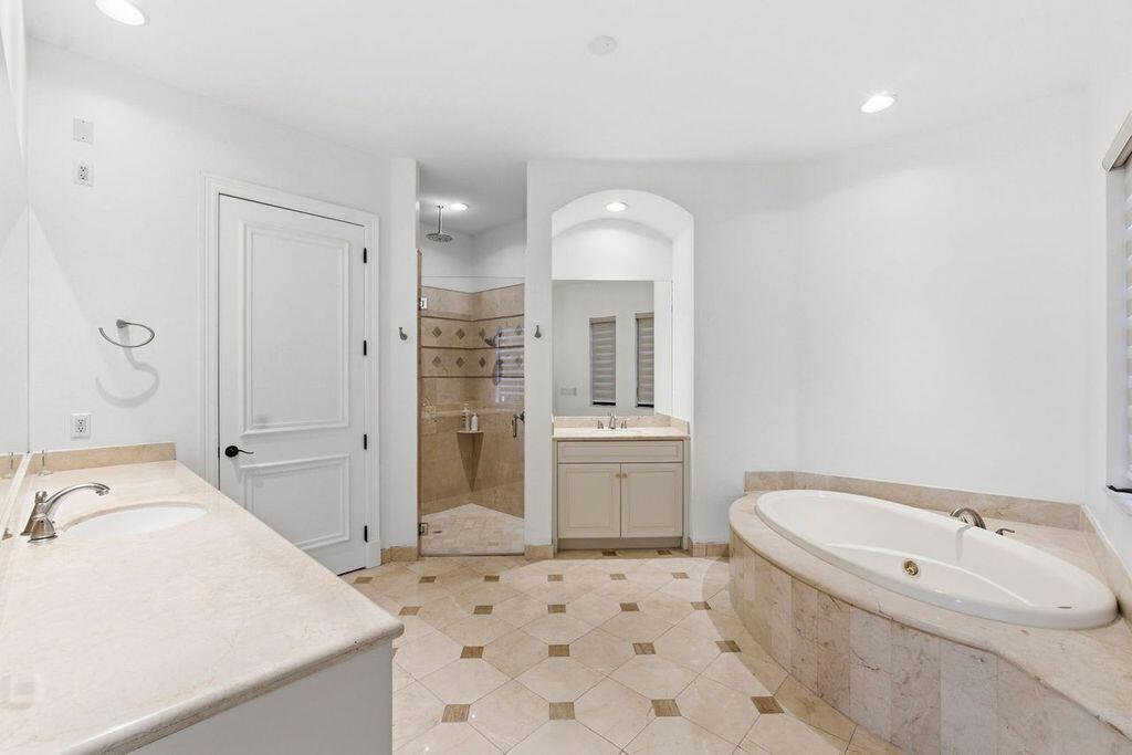 PARKLAND GOLF AND COUNTRY CLUB - Residential