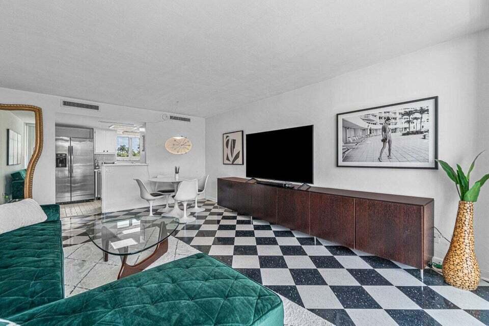 2505 S Ocean Boulevard 303