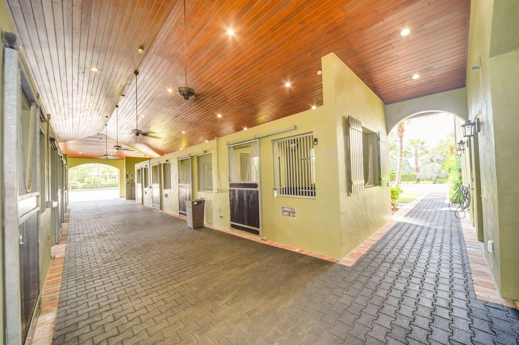 PALM BEACH POINT - Residential