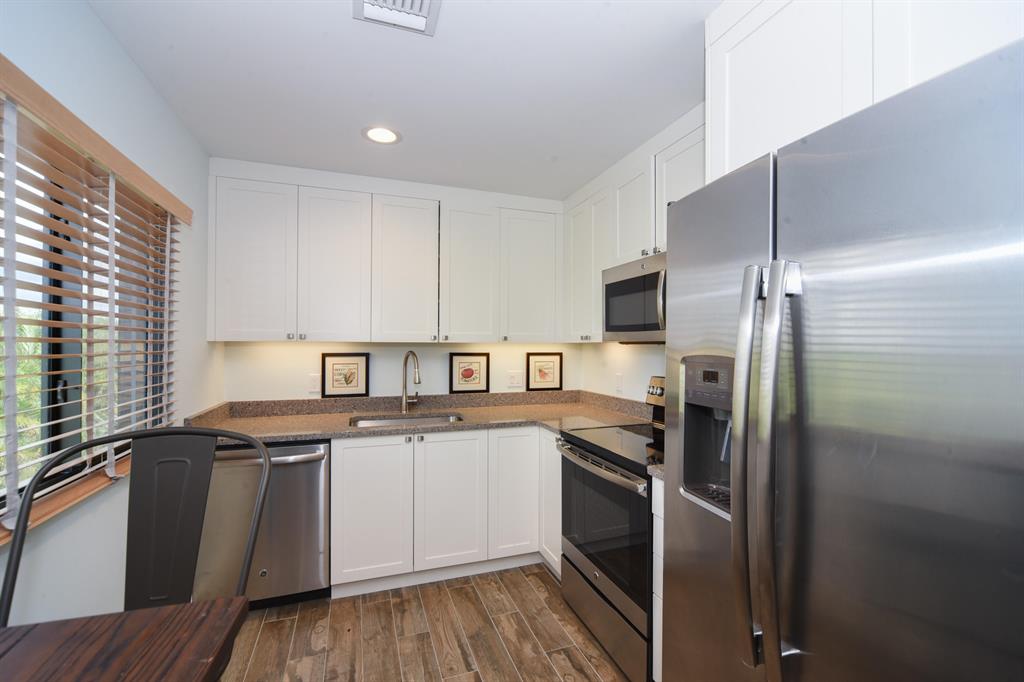 PALM BEACH POINT - Residential