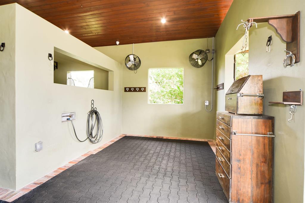 PALM BEACH POINT - Residential