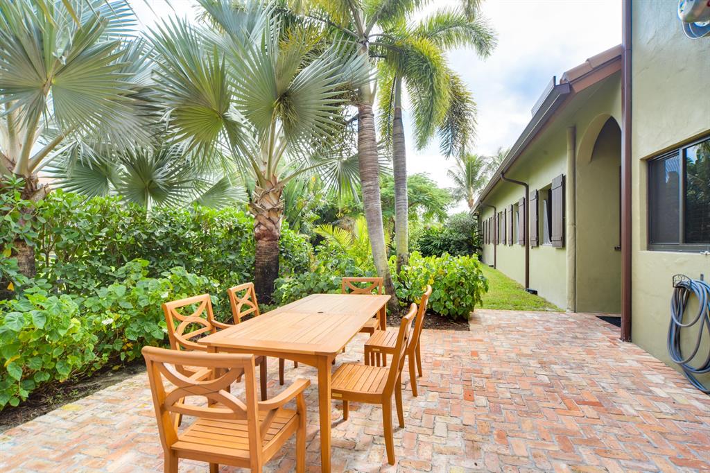 PALM BEACH POINT - Residential