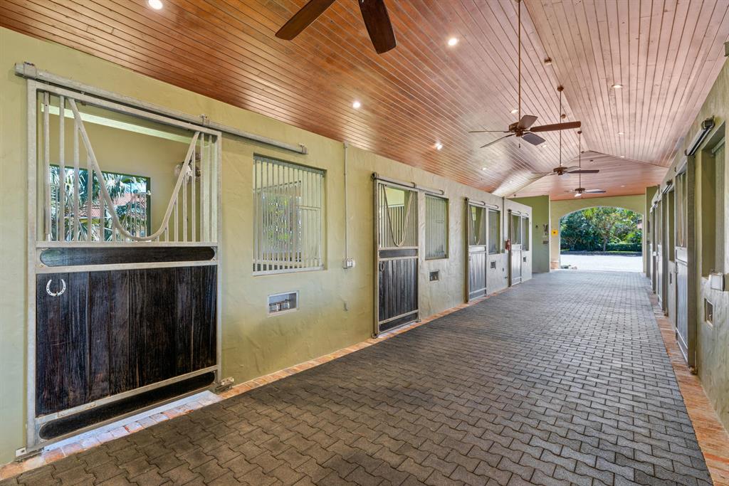 PALM BEACH POINT - Residential