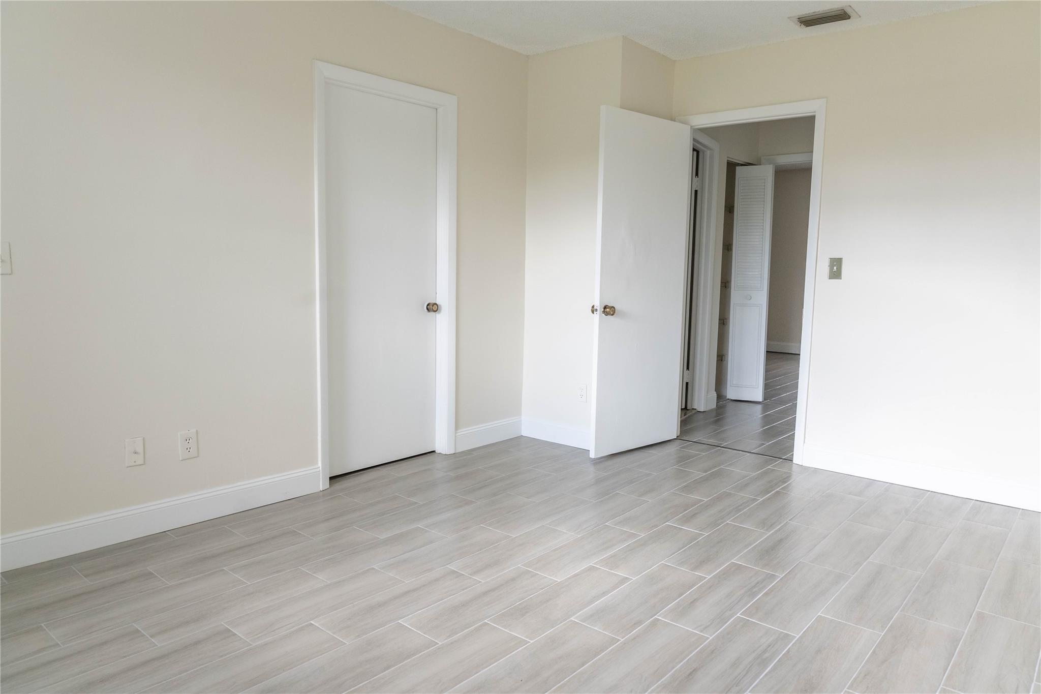 Castlewood 71-37 B - Residential Lease