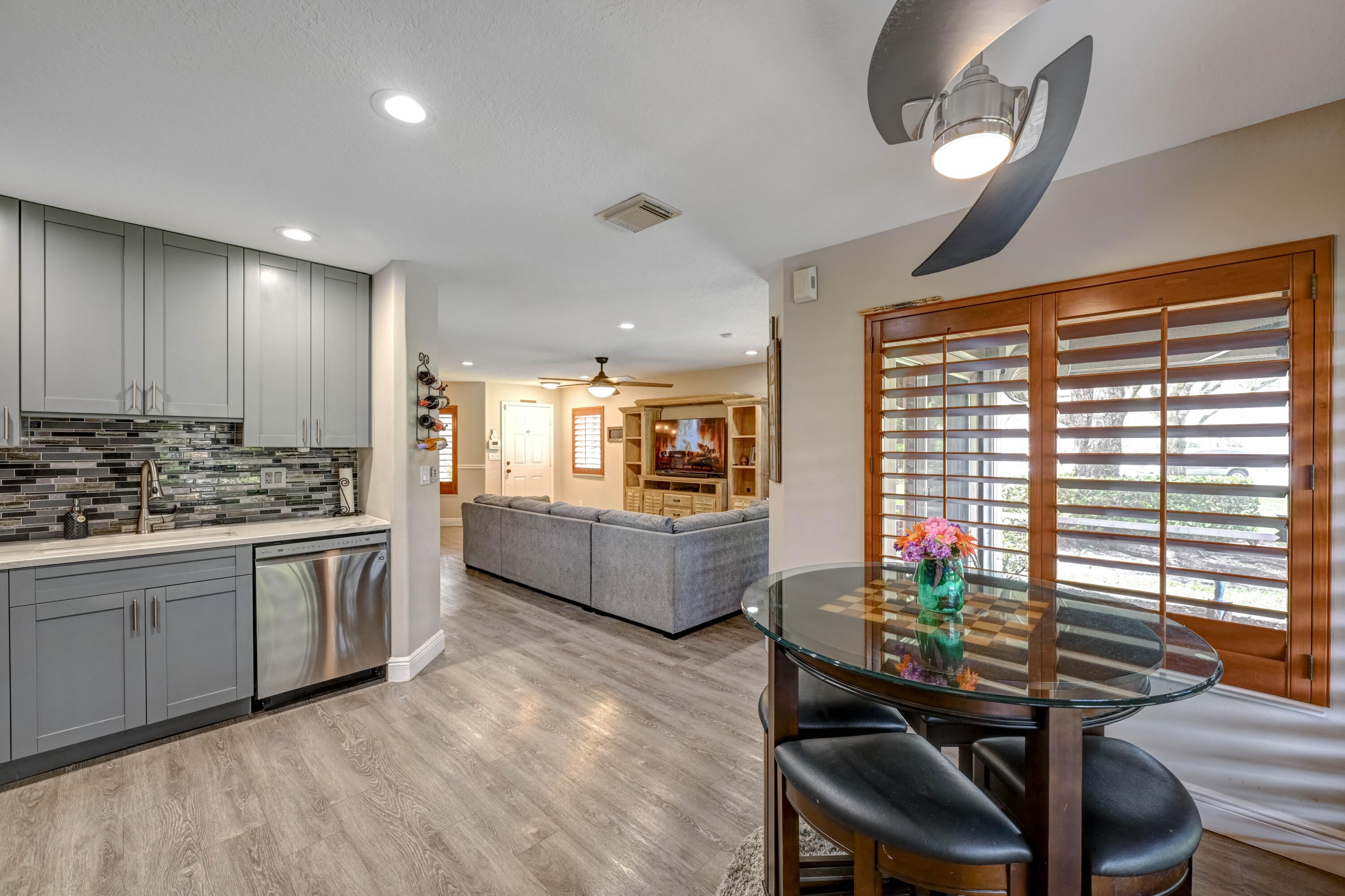 Properties 4867 Pinemore Lane