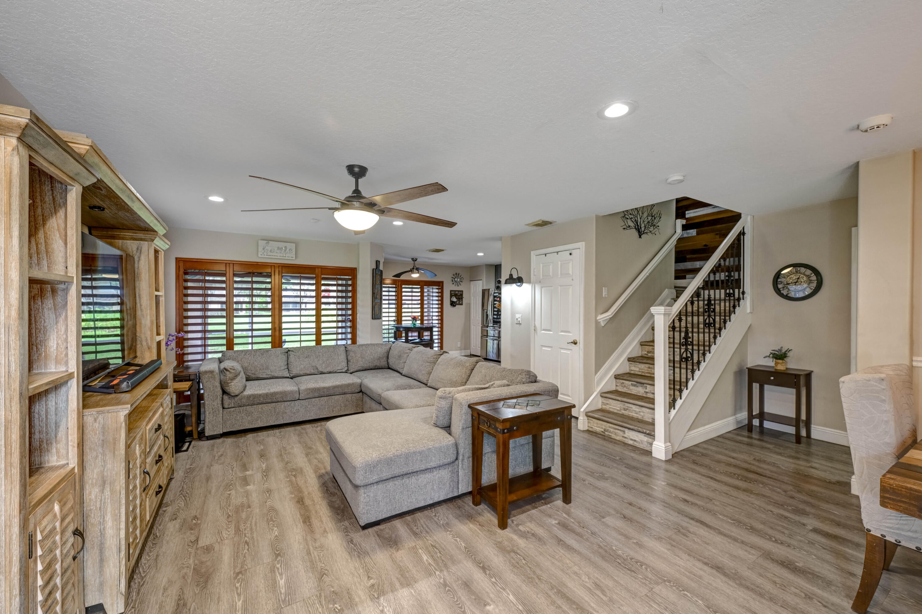 Properties 4867 Pinemore Lane