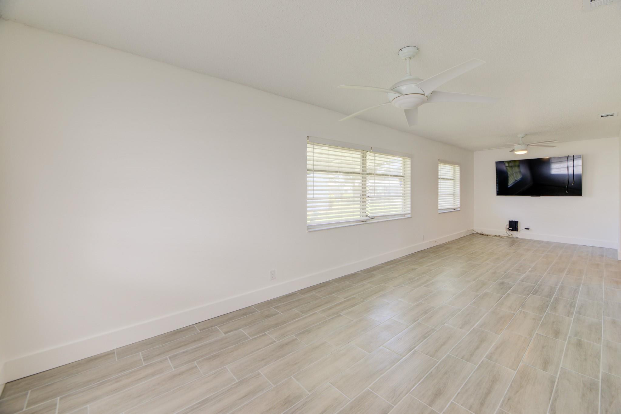 Lauderdale West 3 Sec 83- - Residential Lease