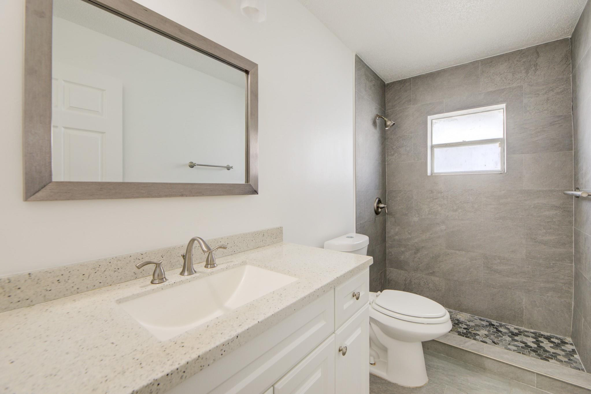 Lauderdale West 3 Sec 83- - Residential Lease