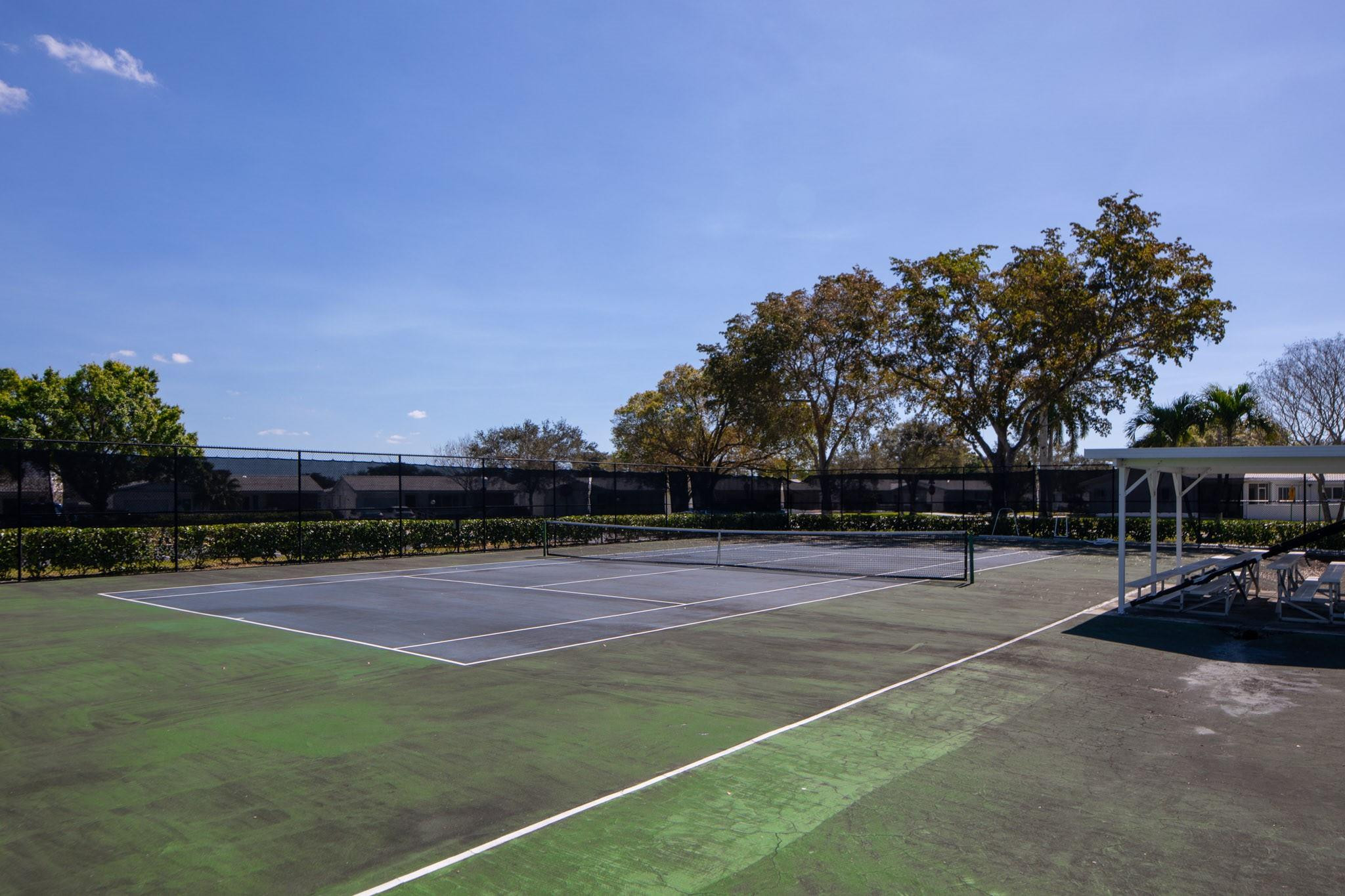 Lauderdale West 3 Sec 83- - Residential Lease