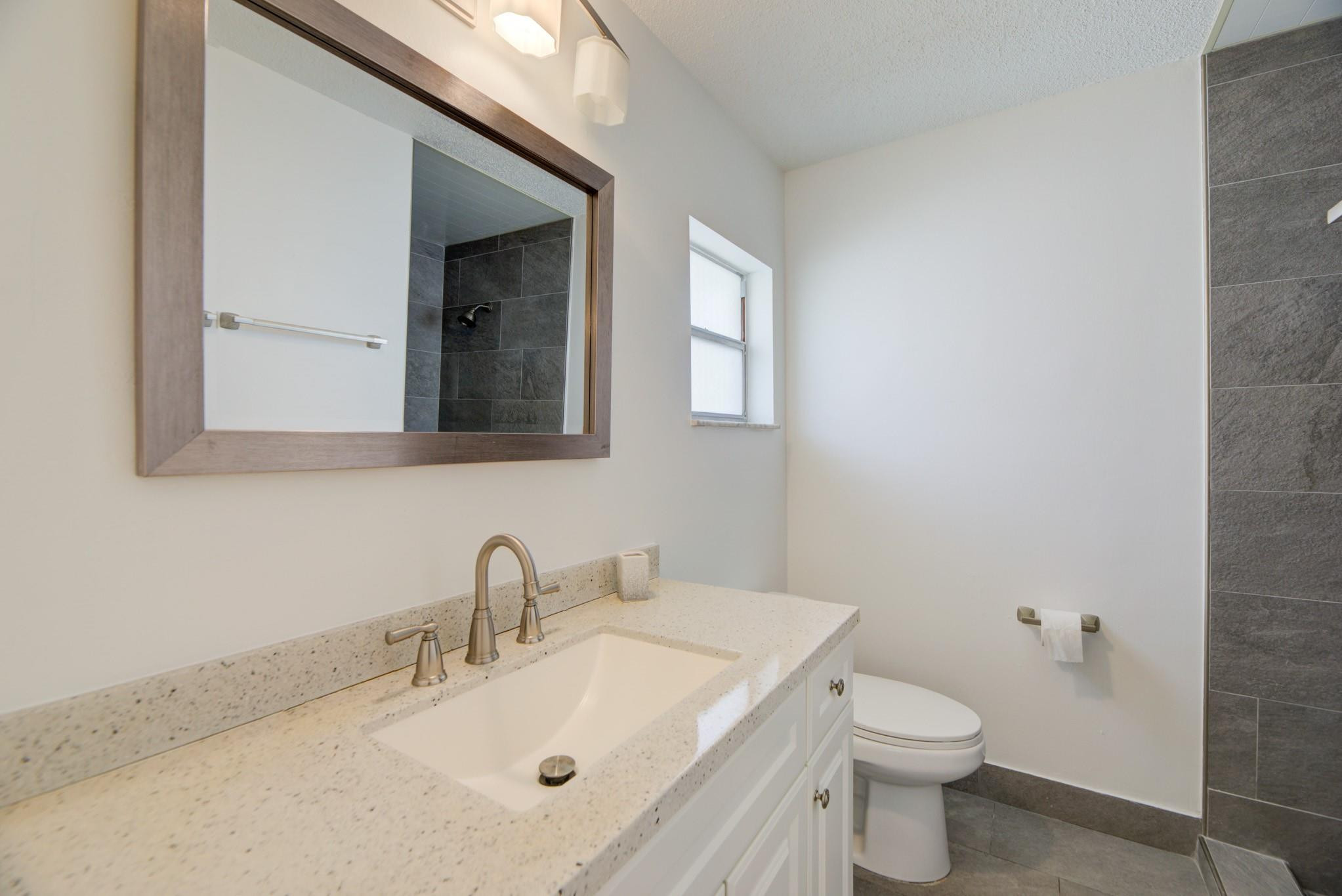 Lauderdale West 3 Sec 83- - Residential Lease