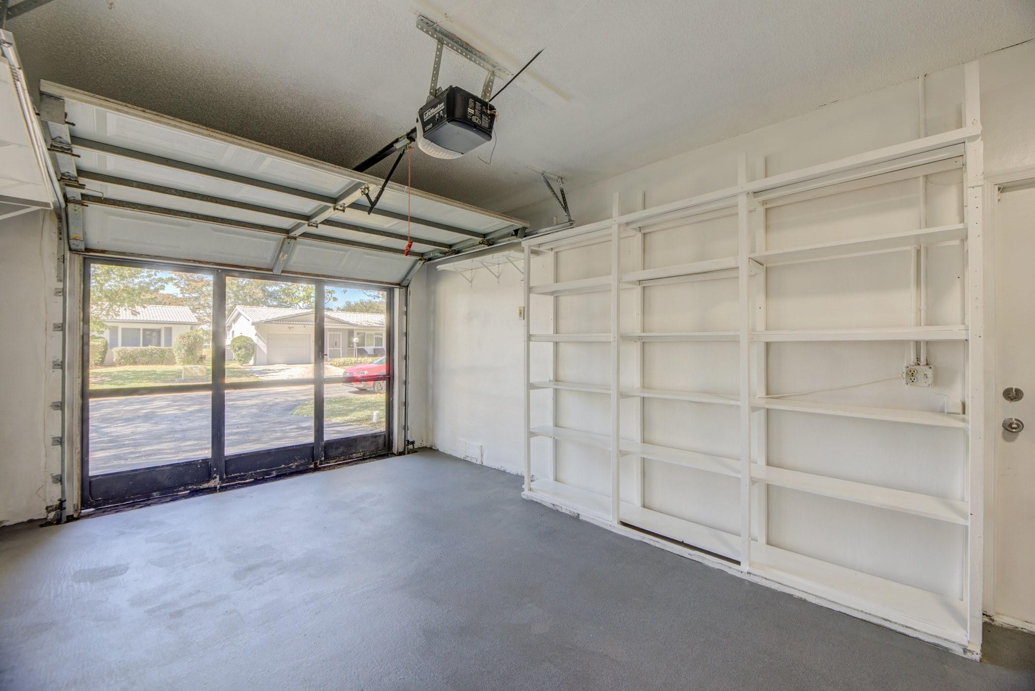 Lauderdale West 3 Sec 83- - Residential Lease