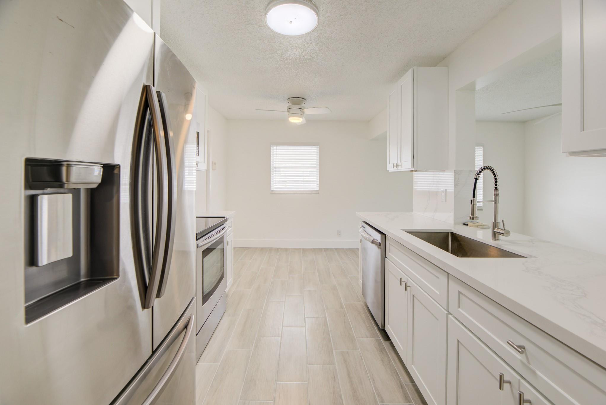 Lauderdale West 3 Sec 83- - Residential Lease