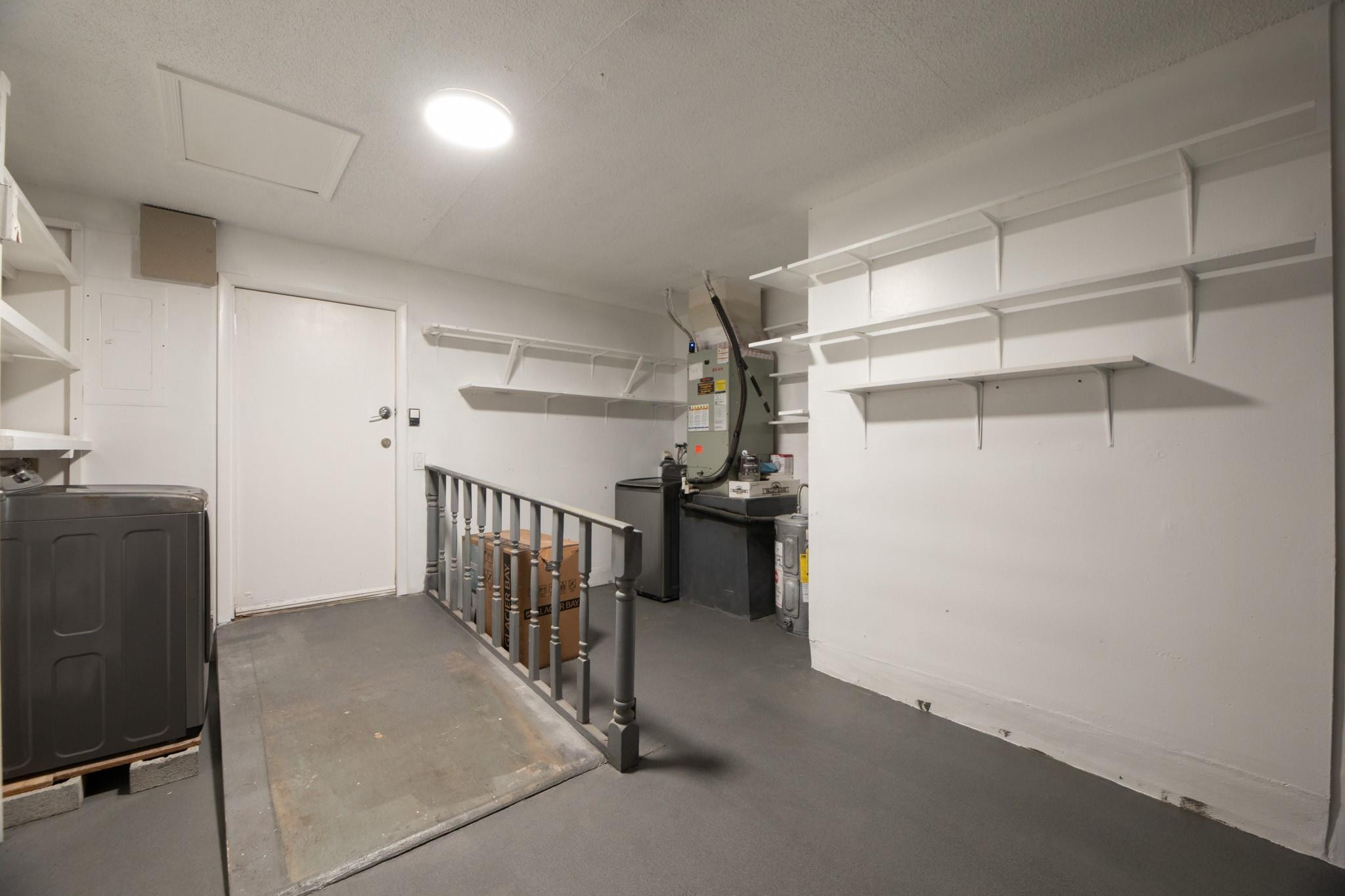 Lauderdale West 3 Sec 83- - Residential Lease