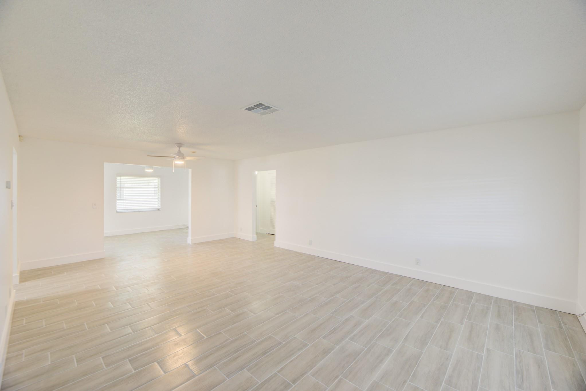 Lauderdale West 3 Sec 83- - Residential Lease