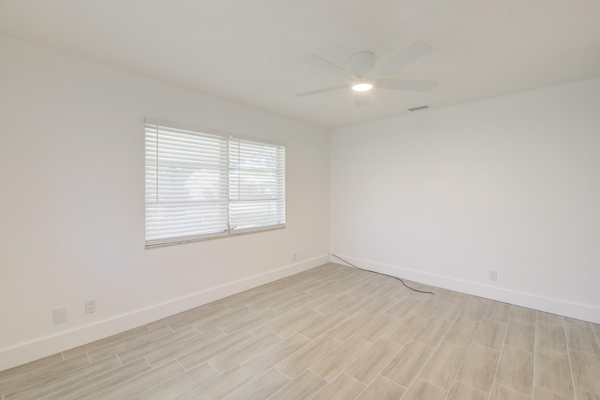 Lauderdale West 3 Sec 83- - Residential Lease