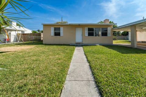 Single Family Residence in West Palm Beach FL 632 Beech Road Rd.jpg