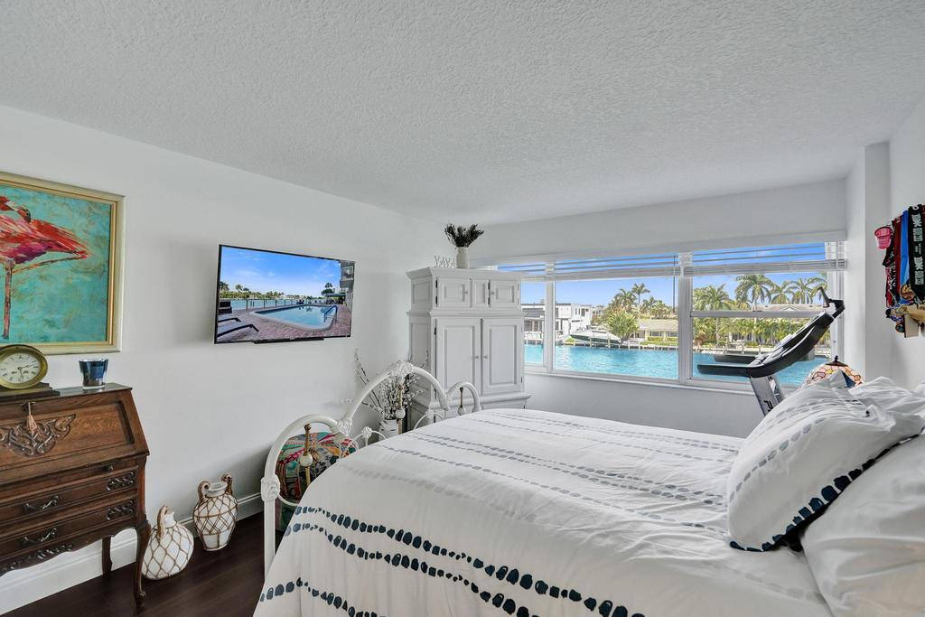 WATERS EDGE CONDO - Residential