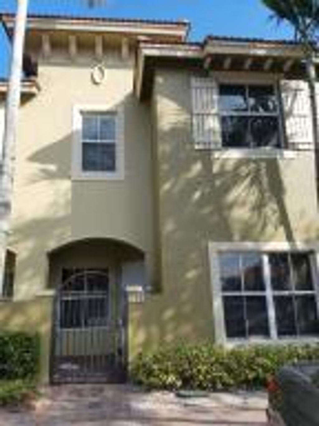 Photo of 236 Lake Monterey Circle #236, Boynton Beach, FL 33426 (MLS # R11004544)
