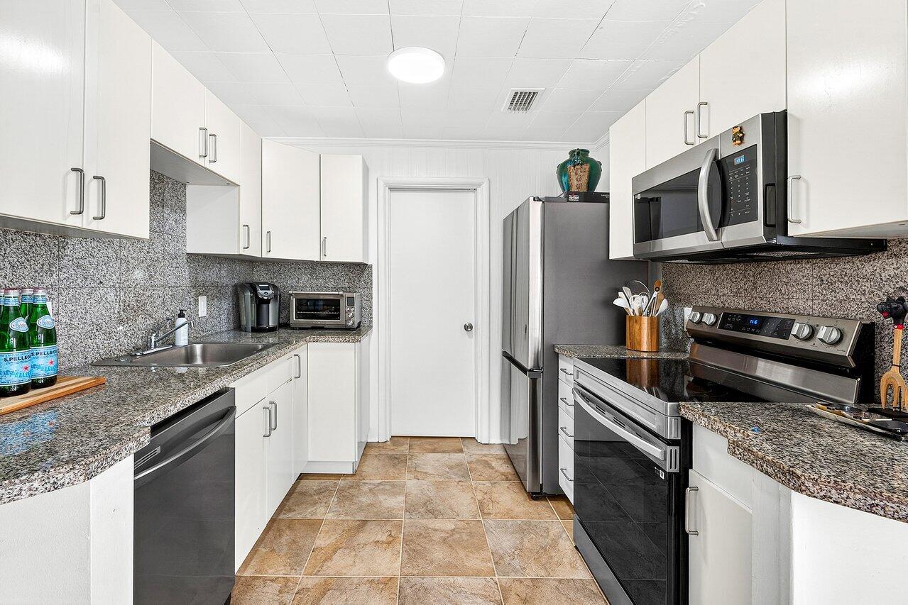 SOUTHLAND PARK - Residential Lease