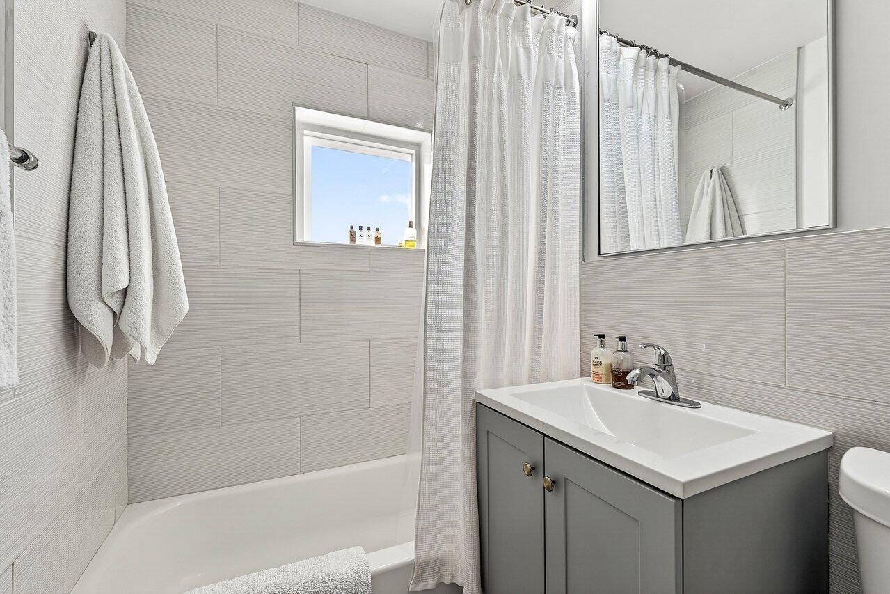 SOUTHLAND PARK - Residential Lease