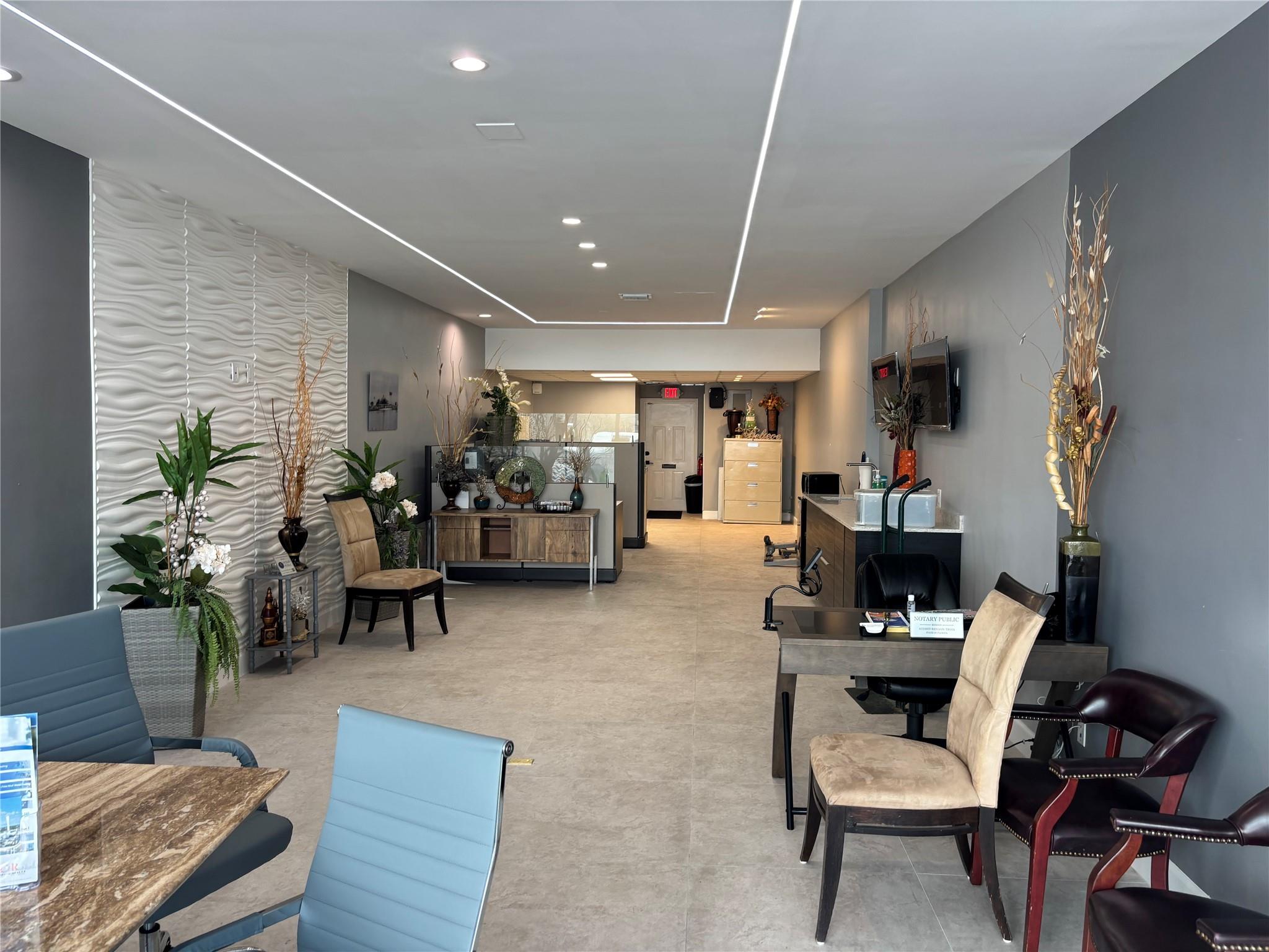 This Storefront or Office space has been completely remodeled.
Excellent location with Best rates and terms.
Plenty of free parking and electric sign included.
This is a Gross lease.