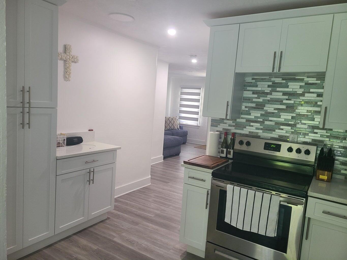 NORTH PALM BCH 1 - Residential Lease