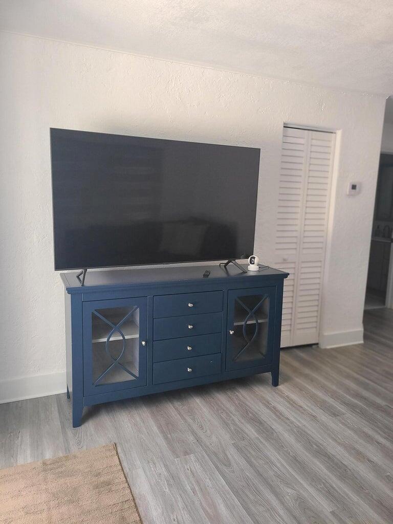 NORTH PALM BCH 1 - Residential Lease