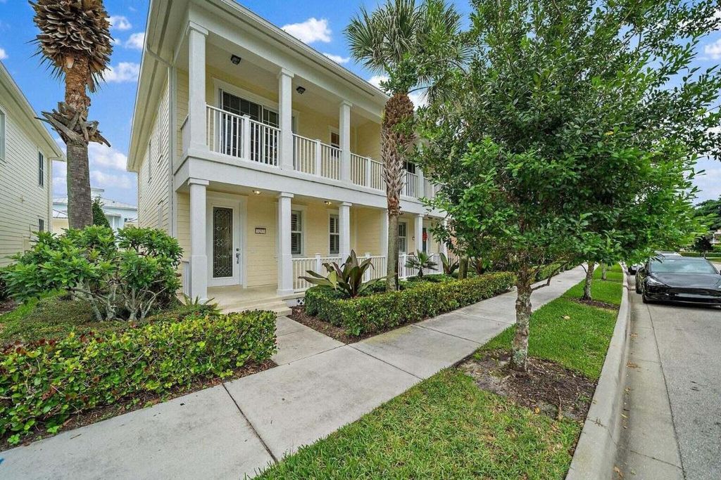 Photo of 3253 Duncombe Drive, Jupiter, FL 33458 (MLS # R10997183)