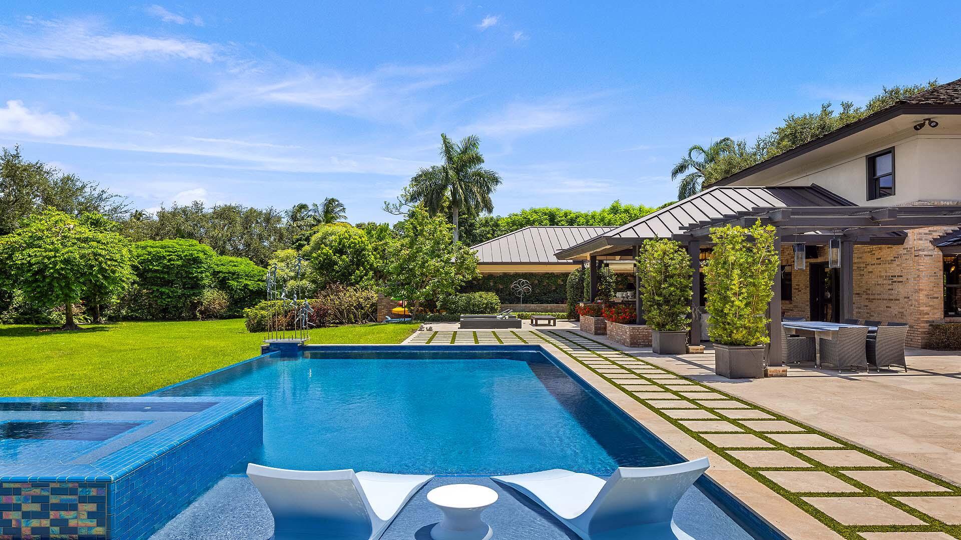 VILLAGE OF GOLF - Residential