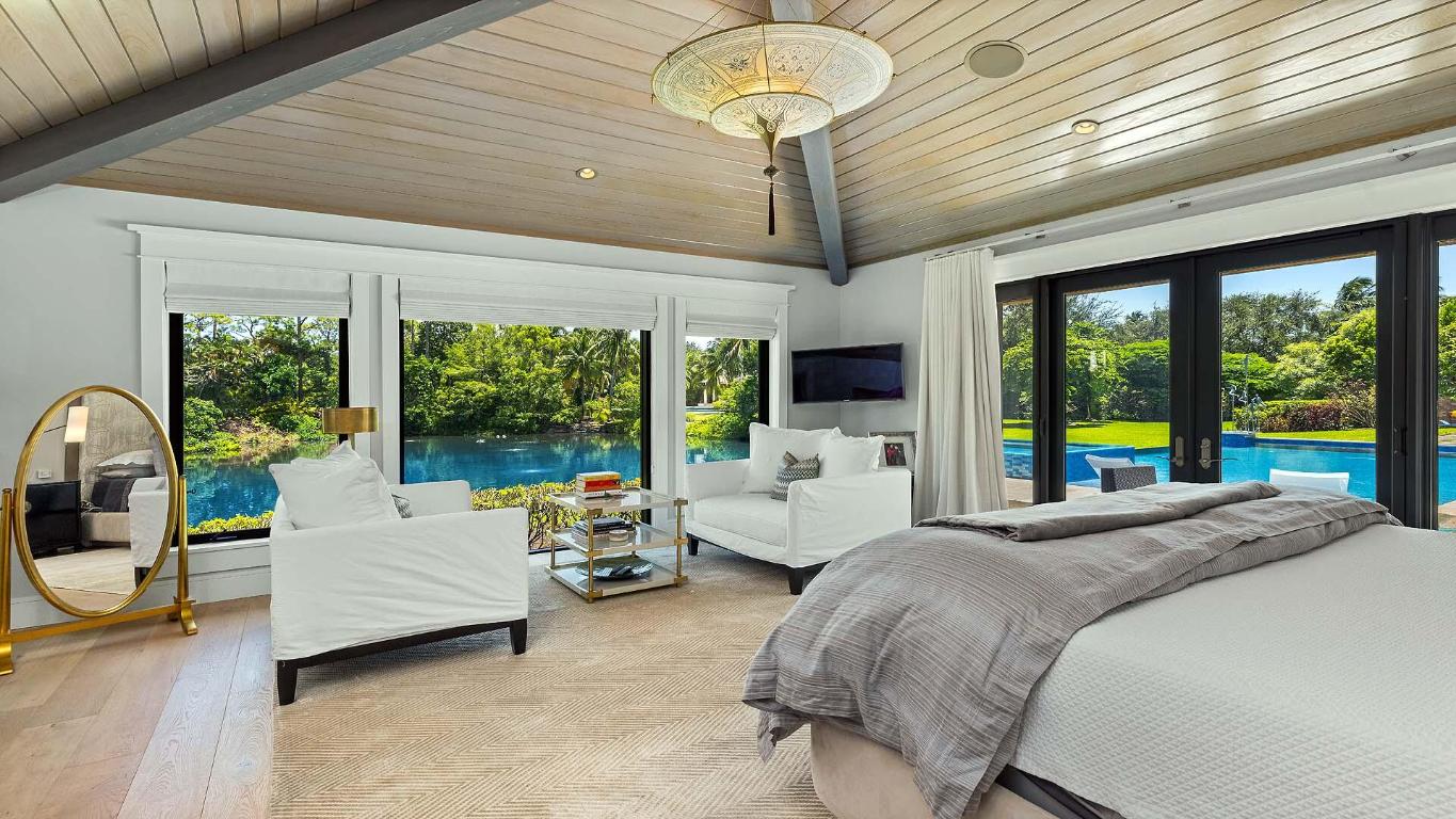 VILLAGE OF GOLF - Residential